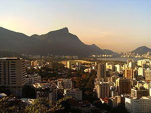Гора Корковаду над містом Ріо-де-Жанейро