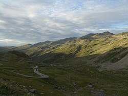 Solan yläosan maasto on karua.