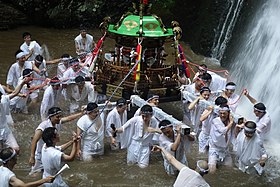 白瀑神社みこし祭り