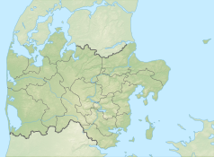 Mapa konturowa Jutlandii Środkowej, na dole znajduje się czarny trójkącik z opisem „Møllehøj”