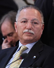 Ekmeleddin İhsanoğlu (1) (cropped).jpg