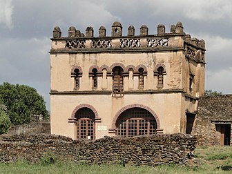 Bibliothèque fondée par Yohannès Ier, négus d'Éthiopie (1667-1682), dans le Fasil Ghebi, à Gondar. (définition réelle 2 978 × 2 235)