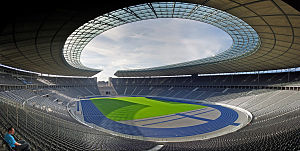 האצטדיון האולימפי של ברלין - נבנה בשנת 1936 לכבוד אולימפיאדת ברלין.