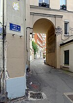 Entrée de la Cour de la Métairie au no 92.