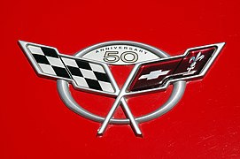 Le logo spécifique créé pour le cinquantième anniversaire de la Corvette.