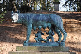 La louve romaine dans le parc.