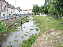 La Barse à Vendeuvre-sur-Barse (Aube, Fr).JPG