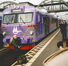 Invigning av Pågatåg nr 3187 (Falstaff, fakir) 1998 på Lunds centralstation