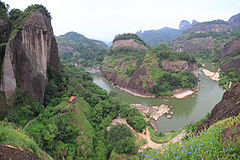 天游峰是九曲溪的绝佳观景台