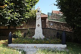 Le monument aux morts.