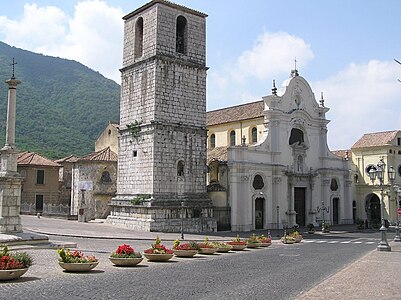 Collégiale Saint-Michel.