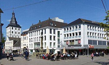 Lange Strasse - Fontaine Bernard - Église Saint-Jacques (de).