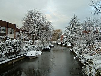 Neige sur un canal en Hollande. (définition réelle 1 200 × 900*)