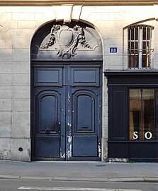 no 88 : porte cochère.