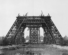 20 de marzo de 1888, montaxe das vigas horizontais sobre a andamiaxe central.