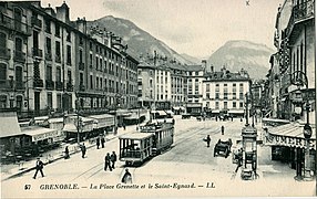 La place Grenette après l'arrivée du tramway en 1894.