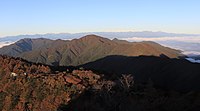 東の三ツ峠山から