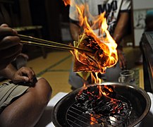 Uchikabi-Verbrennung ryūkyū 打ち紙 ウチカビ, Okinawa 2014[16][17][18][19]