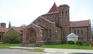 Iglesia Memorial Universalista Pullman, Albion, Nueva York. Arquitecto Solon S. Beman. Erigido en 1894.