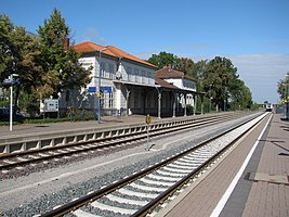 Blick auf das Bahnhofsgebäude, 2019