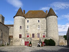 讷穆尔城堡（法语：Château de Nemours）