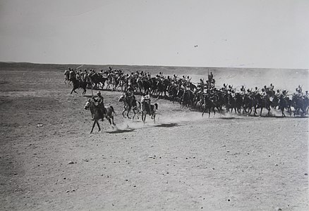 Unitat de cavalleria otomana durant un atac frontal durant la Primera Guerra Mundial a Israel
