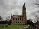 Dorfkirche mit Kirchhofportal, Kirchhofmauer, Friedhofskapelle und Spritzenhaus