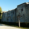 Die Stadtmauer mit dem Holzkreuz