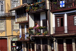 Balcons en la Plaça de Santiago.