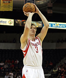 Omer Asik Rockets.jpg