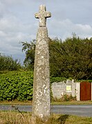 Stèle de l'Âge du fer, christianisée par la suite, située à 150 mètres environ de la chapelle Notre-Dame de Tréminou.