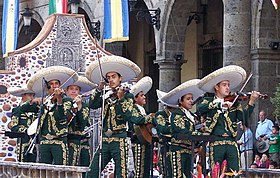 Mariachi, gudačka glazba, pjesma i truba