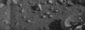 Eerste beeld deur die Viking 1 landingstuig van die oppervlakte van Mars, die tuig se landingpoot is sigbaar.