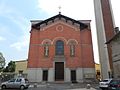 La chiesa dedicata al patrono san Gottardo, consacrata nel 1911. Fiancheggiata dal suo campanile, del 1958, che si ispira a quello di San Marco a Venezia