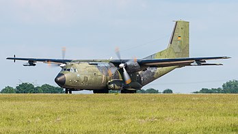 Un C-160 Transall, avion de transport militaire, lors du salon aéronautique international de Berlin 2016. (définition réelle 4 096 × 2 304)