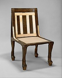 Chaise de Reniseneb ; 1450 BC ; bois, ébène et ivoire ; hauteur : 86,2 cm ; Metropolitan Museum of Art.