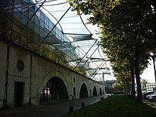 Façade de l'École d'architecture de Vaulx-en-Velin.