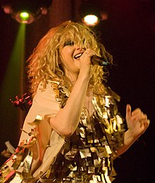 Goldfrapp Live 2010.jpg