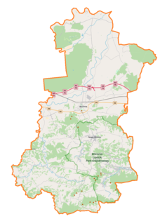 Mapa konturowa powiatu bocheńskiego, w centrum znajduje się punkt z opisem „Powiatowa i Miejska Biblioteka Publiczna im. Jana Wiktora w Bochni”