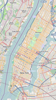 Mapa konturowa Manhattanu, na dole nieco na lewo znajduje się punkt z opisem „Washington Square Park”