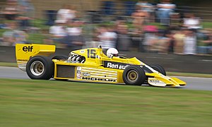 René Arnoux sur la Renault RS01 de Jean-Pierre Jabouille en démonstration en 2007.