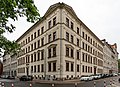 Doppelmietshaus (Anschrift: Floßplatz 8 und Hohe Straße 54) in geschlossener Bebauung und in Ecklage