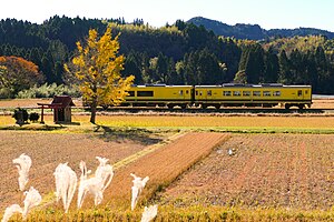 いすみ線列車 小谷松駅付近にて（2019年）