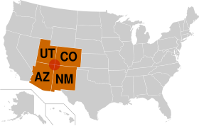 La région des Four Corners est mise en évidence sur cette carte : l'Utah au nord-ouest, le Colorado au nord-est, l'Arizona au sud-ouest et le Nouveau-Mexique au sud-est.