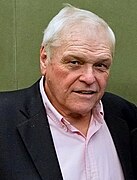 Brian Dennehy encarna Dom Wilkinson