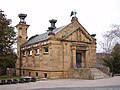 Als Turm mit Feuerschale gestalteter Schornstein des Krematoriums Heilbronn, erbaut 1904–1905[13]