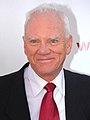 Malcolm McDowell interprète M. Cooper