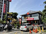 附有得來速服務，位於新莊區的麥當勞新莊中山店