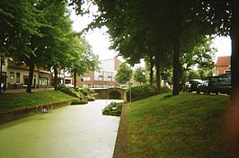 Vliet, door de dorpskern van Rijnsburg