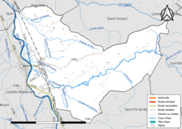 Carte en couleur présentant le réseau hydrographique de la commune